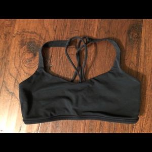 Lululemon sports bra size 4